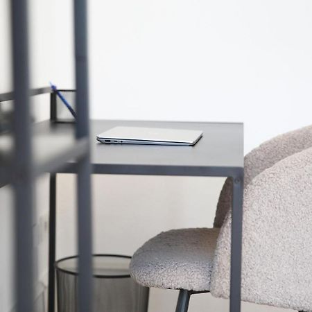 Palais Passy~Design Suite Mit Ausblick Im Zentrum Wiesbaden Exterior foto