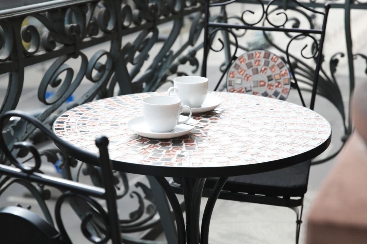 Palais Passy~Design Suite Mit Ausblick Im Zentrum Wiesbaden Exterior foto